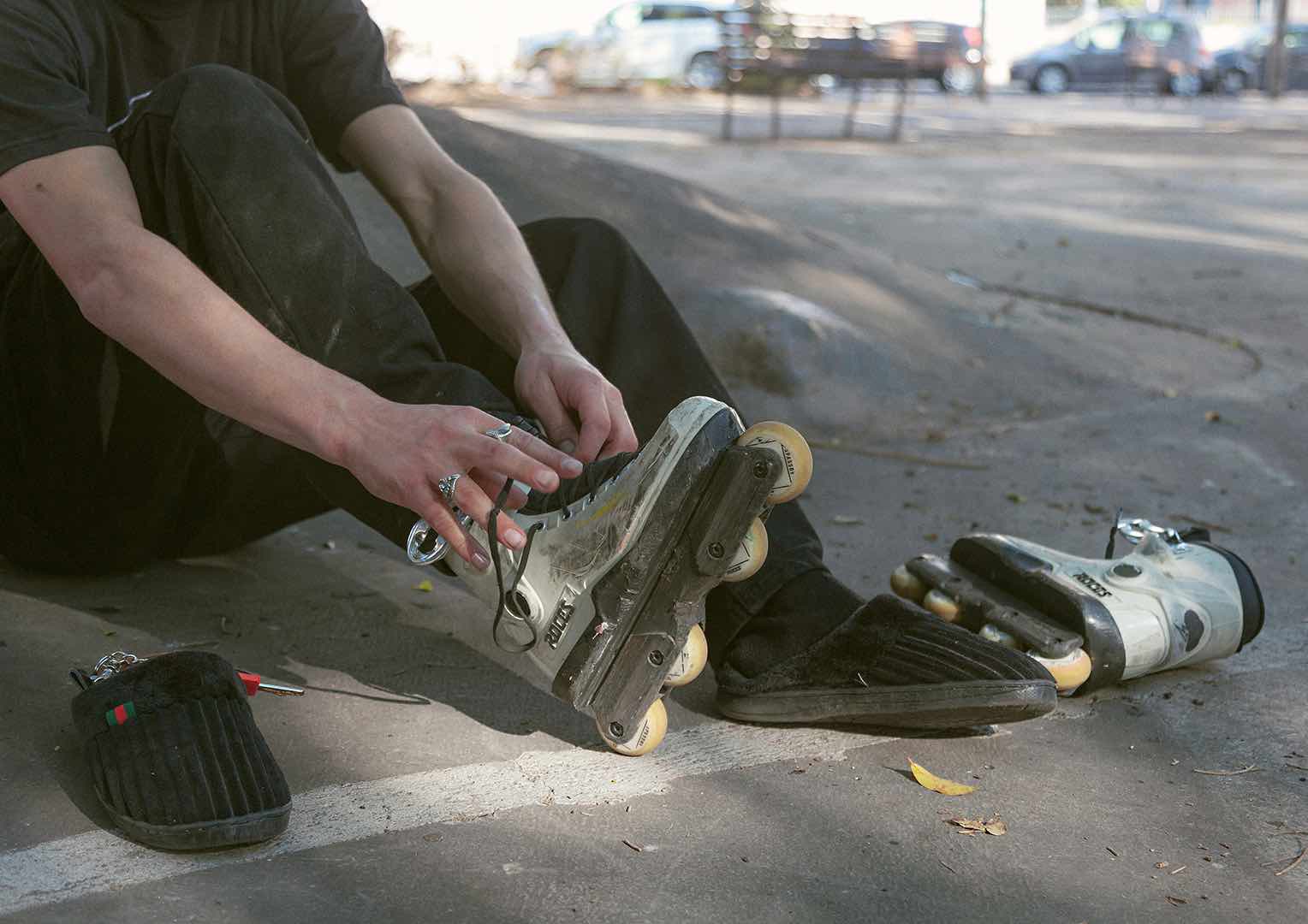Roces Mizzica rollerblading